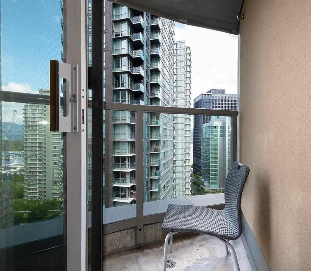 Robson & Granville Luxury Suite Vancouver Buitenkant foto