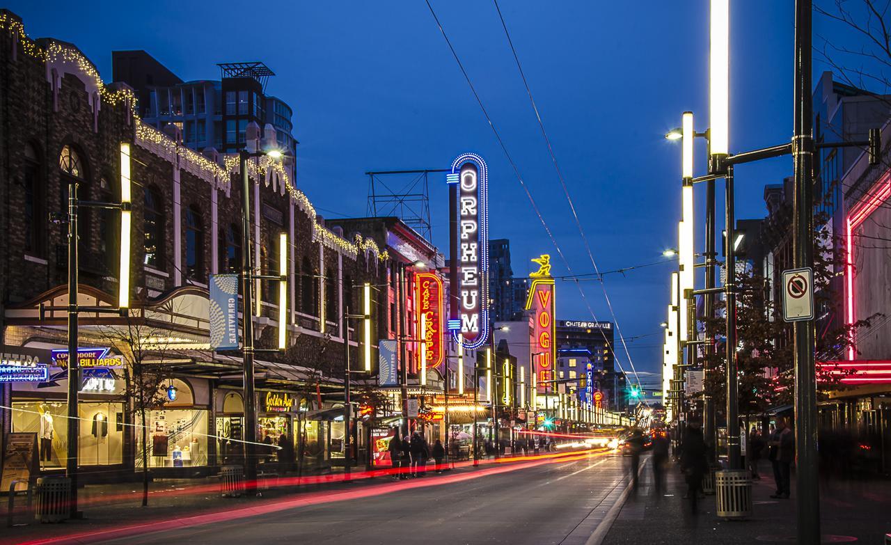 Robson & Granville Luxury Suite Vancouver Buitenkant foto